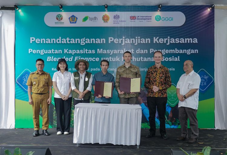 Indonesia dan Inggris Perkuat Kerja Sama Capai Target FOLU Net Sink 2030 melalui Program Perhutanan Sosial