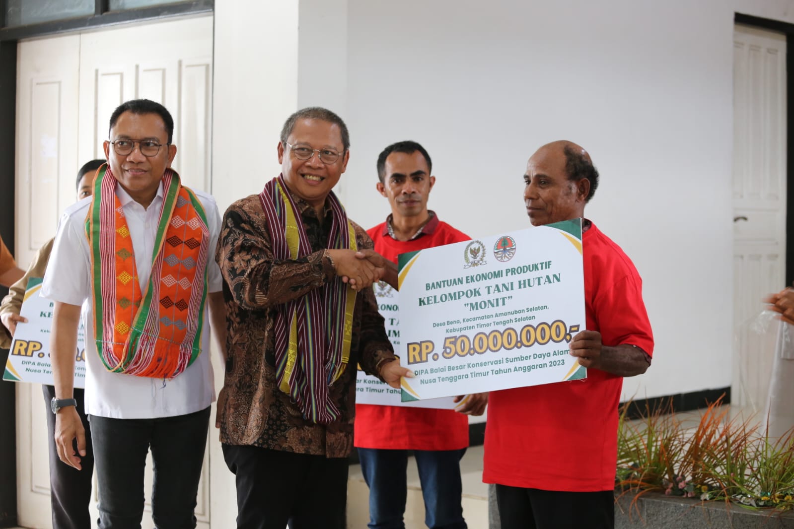 Balai Besar KSDA NTT Salurkan Bantuan Ekonomi Produktif Di Pulau Timor
