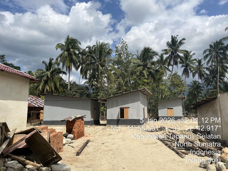 Update Hari ke-43: Kayu Hanyutan Pascabencana Dimanfaatkan untuk Percepat Pembangunan Huntara