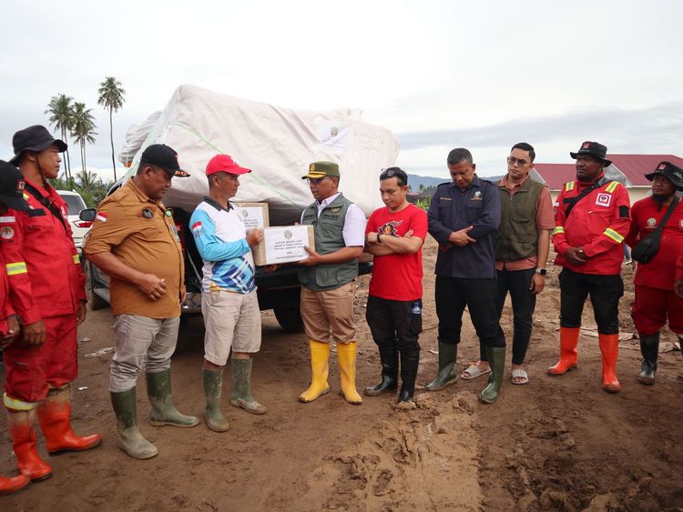 Kementerian Kehutanan Berikan Bantuan Kepada Korban Banjir Bandang DAS Kuranji, Sumatera Barat