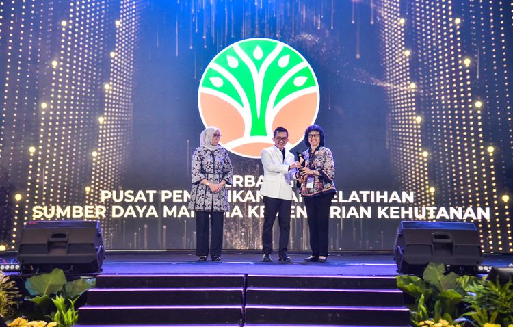 Pusat Diklat SDM-BP2SDM Kementerian Kehutanan Raih Terbaik III Nasional Lembaga Penyelenggara Pelatihan Berprestasi 2025