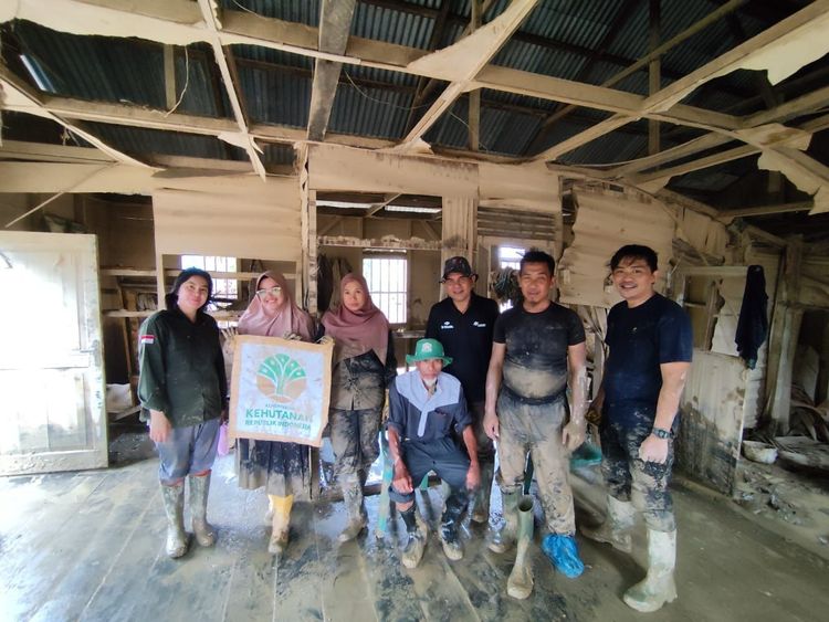 Pemanfaatan Kayu Hanyutan untuk Huntara Capai Ribuan Meter Kubik