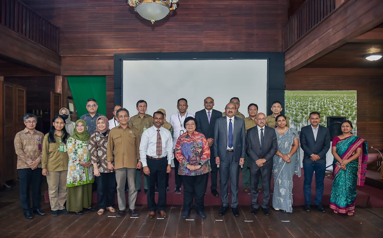  Saling Belajar Kelola Mangrove, Menteri LHK Ajak Delegasi India Diskusi Di TWA Mangrove Angke Kapuk