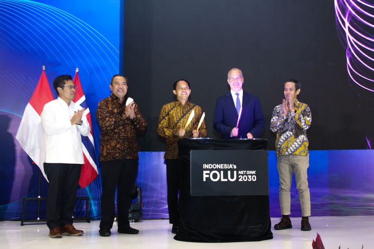 Menhut Luncurkan Rencana Investasi RBC Tahap IV dan Layanan Dana Masyarakat untuk Lingkungan (Small Grant) Periode III