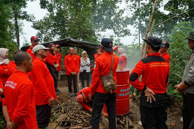 Cegah Api Bangkitkan Ekonomi: Penguatan MPA Dorong Usaha Ramah Lingkungan Jumat, 21 Nov 2025 | Berita