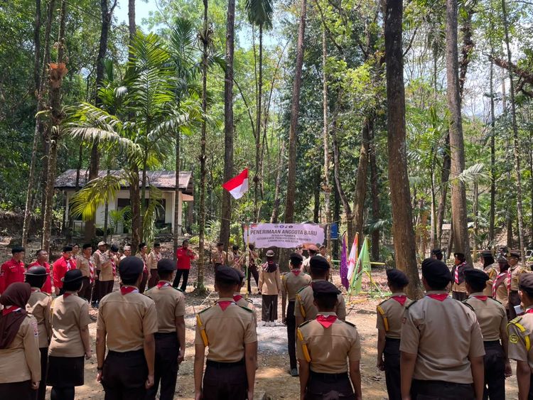 Saka Wanabakti Kukuhkan 36 Anggota Baru di Cabang Makassar