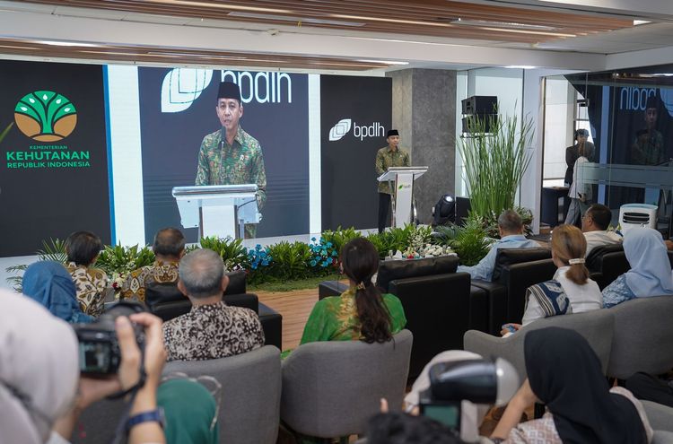Perkuat Ekosistem Karbon dan Mitigasi Karhutla, Menhut Raja Juli Antoni Apresiasi Penyaluran Dana RBP REDD+ GCF-2 oleh BPDLH